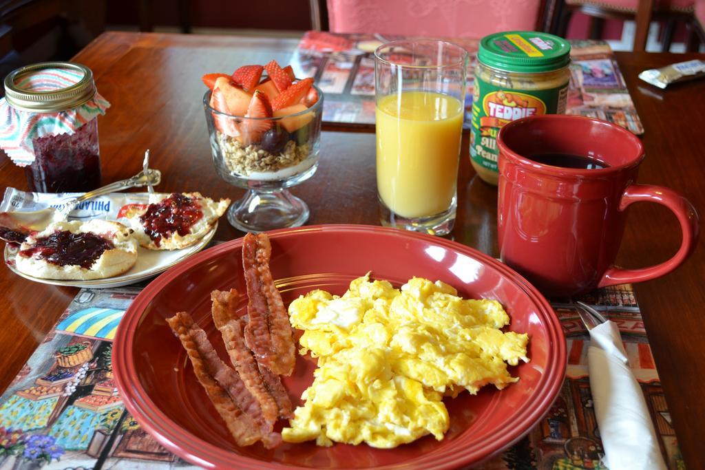Mountain Treasure Bed And Breakfast Maplecrest Bagian luar foto